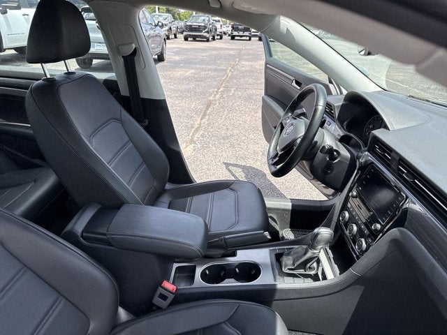 2020 Volkswagen Passat 2.0T R-Line