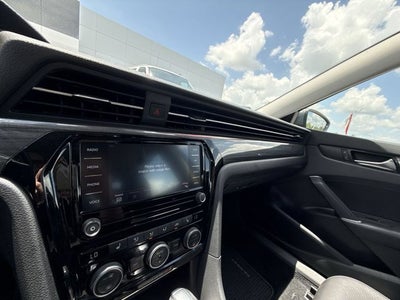 2020 Volkswagen Passat 2.0T R-Line