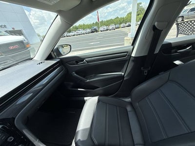 2020 Volkswagen Passat 2.0T R-Line