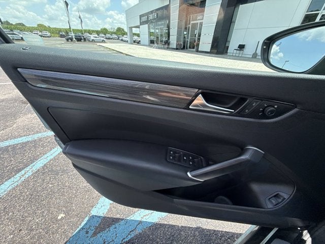 2020 Volkswagen Passat 2.0T R-Line