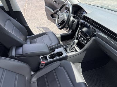 2020 Volkswagen Passat 2.0T R-Line