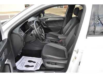 2022 Volkswagen Tiguan SE R-Line Black