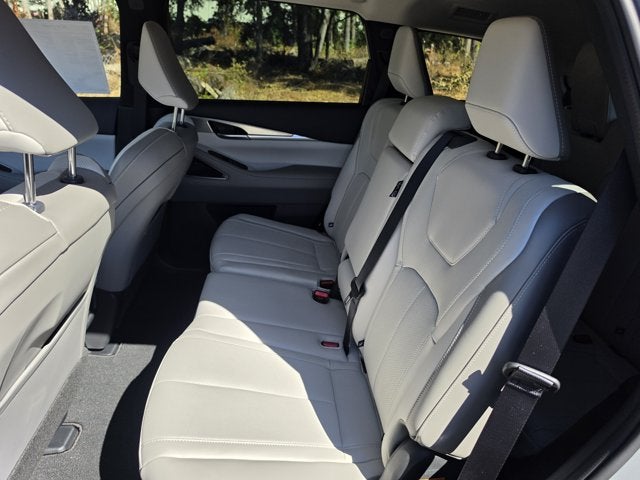 2027 INFINITI QX60 LUXE