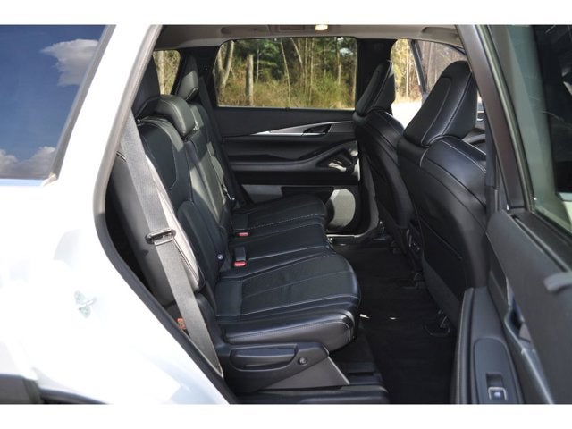 2023 INFINITI QX80 LUXE 4WD