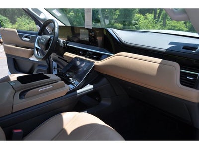 2027 INFINITI QX80 LUXE