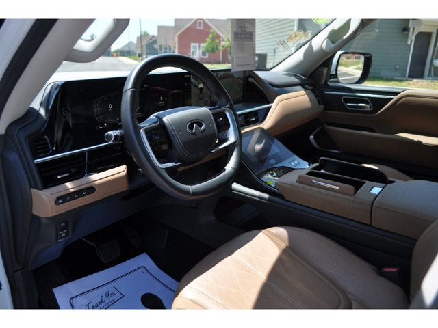 2027 INFINITI QX80 LUXE