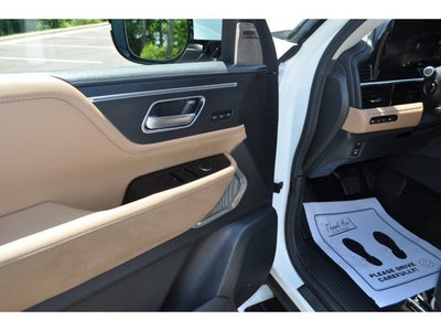 2027 INFINITI QX80 LUXE