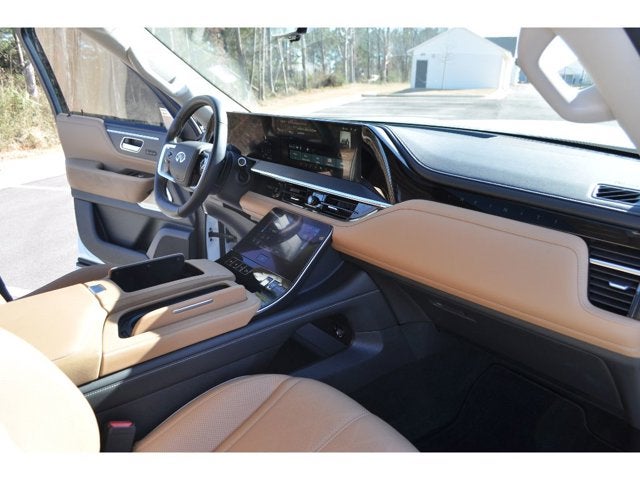 2025 INFINITI QX80 Sensory 4WD