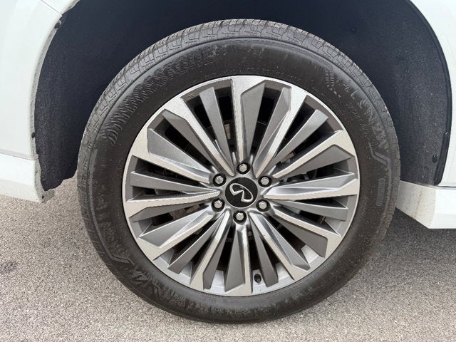 2025 INFINITI QX80 Sensory 4WD