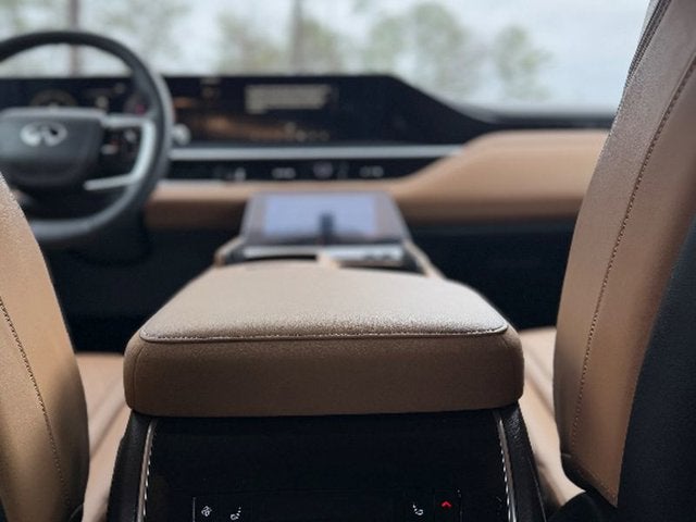 2025 INFINITI QX80 Sensory 4WD