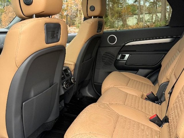 2025 Land Rover Discovery Dynamic SE