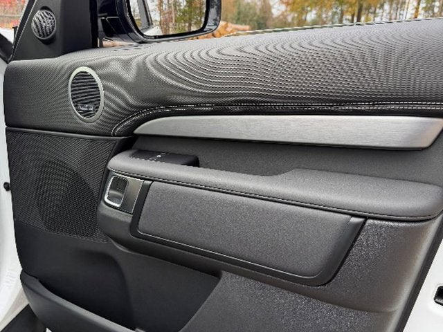 2025 Land Rover Discovery Dynamic SE