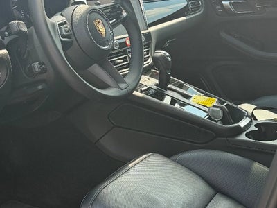 2025 Porsche Macan T