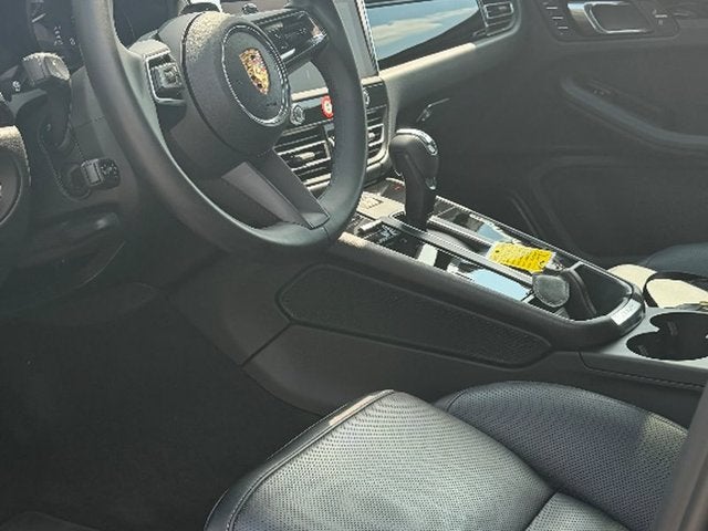 2025 Porsche Macan T