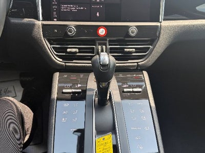 2025 Porsche Macan T