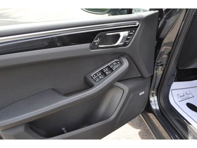 2023 Porsche Macan Base