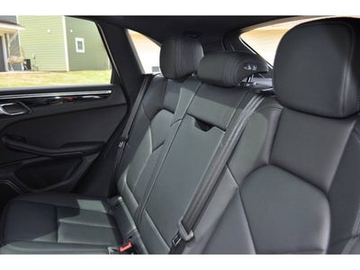 2023 Porsche Macan Base