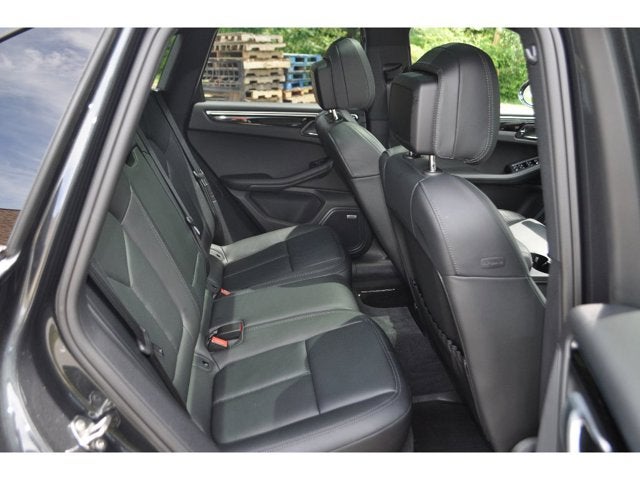2023 Porsche Macan Base
