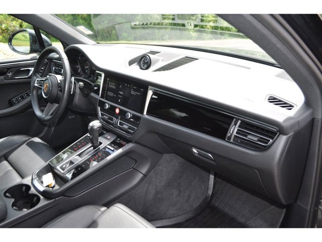 2023 Porsche Macan Base